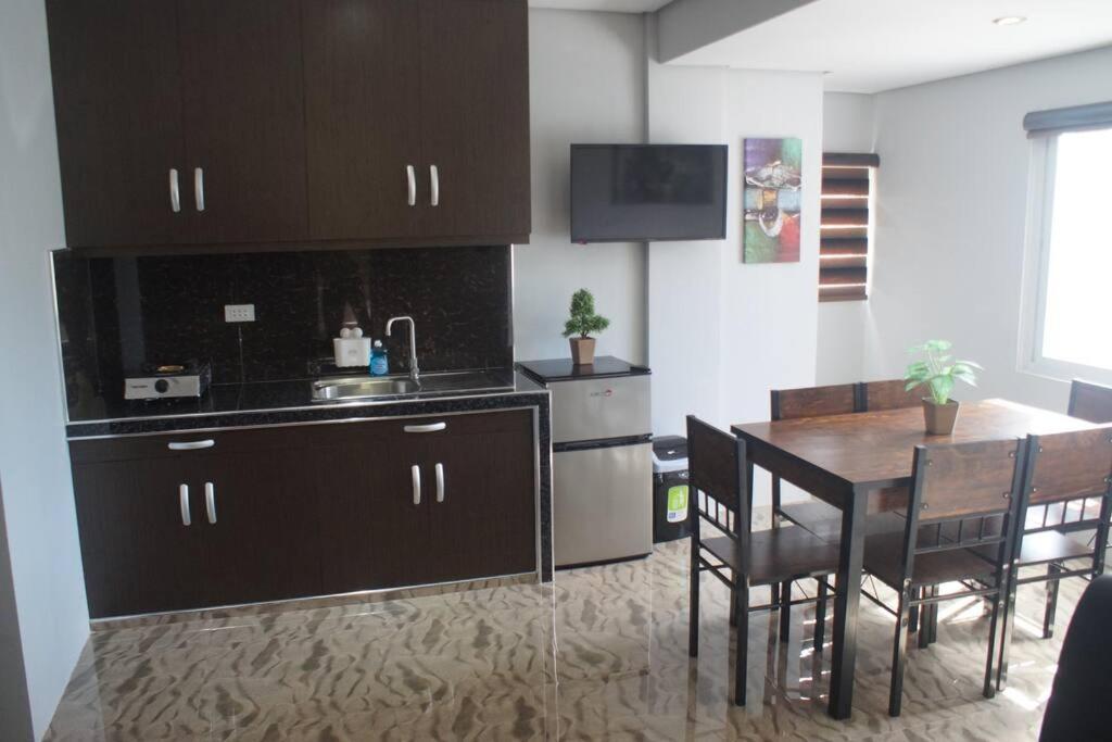Avana Hills Tagaytay Villa Tagaytay City Exterior photo