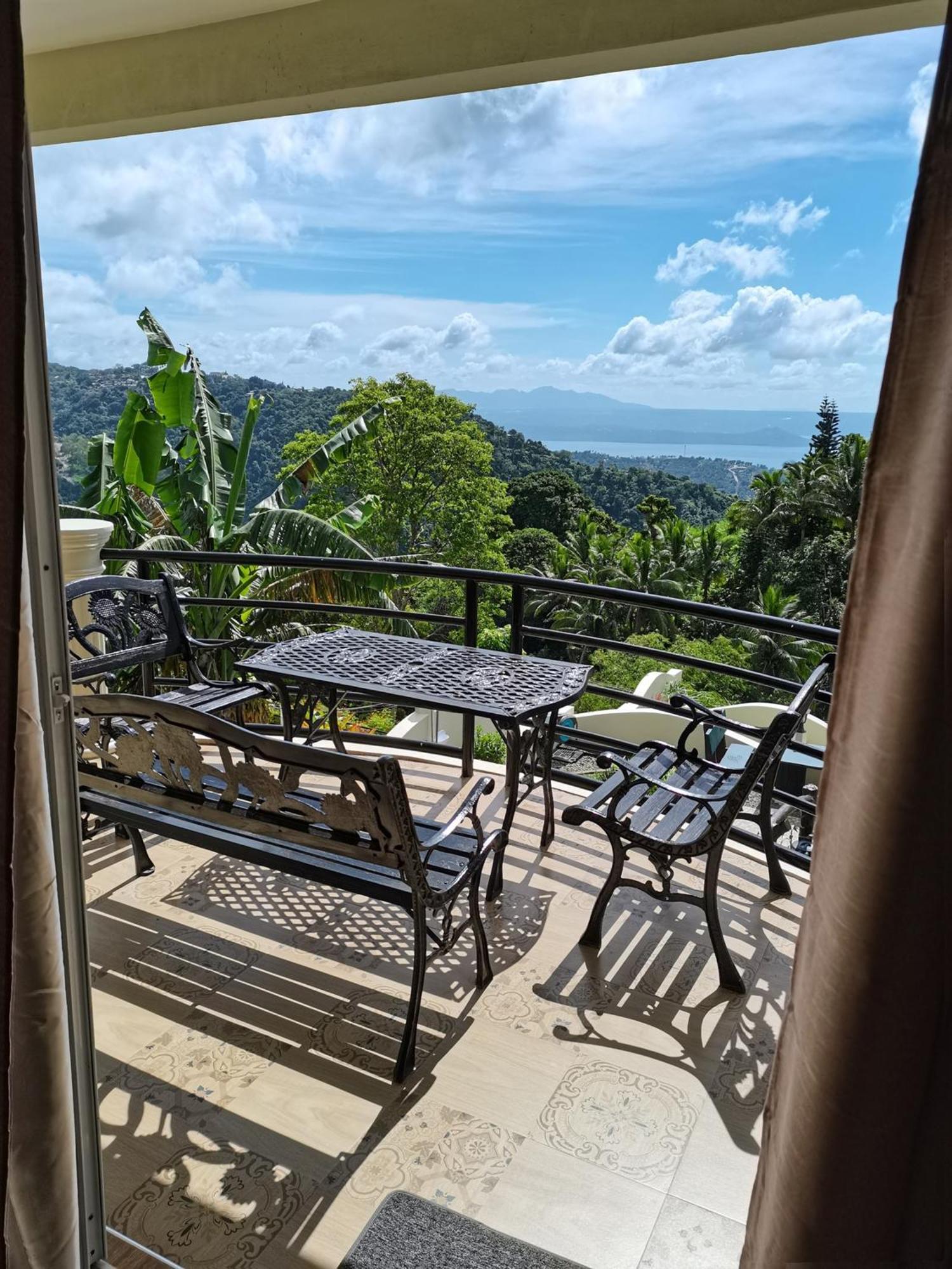 Avana Hills Tagaytay Villa Tagaytay City Exterior photo